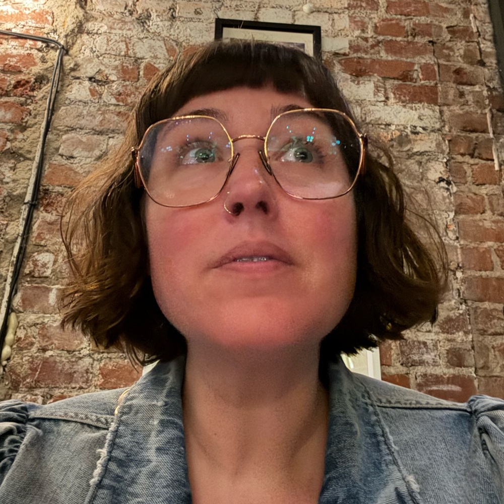 Meet your Posher, Emily